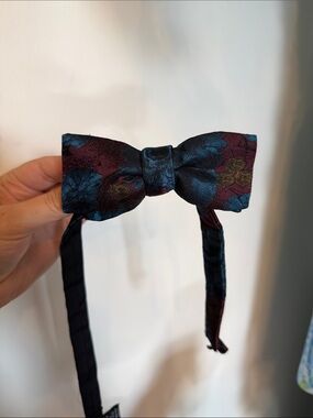 Men's Floral Pattern Burgundy & Teal Bow Tie